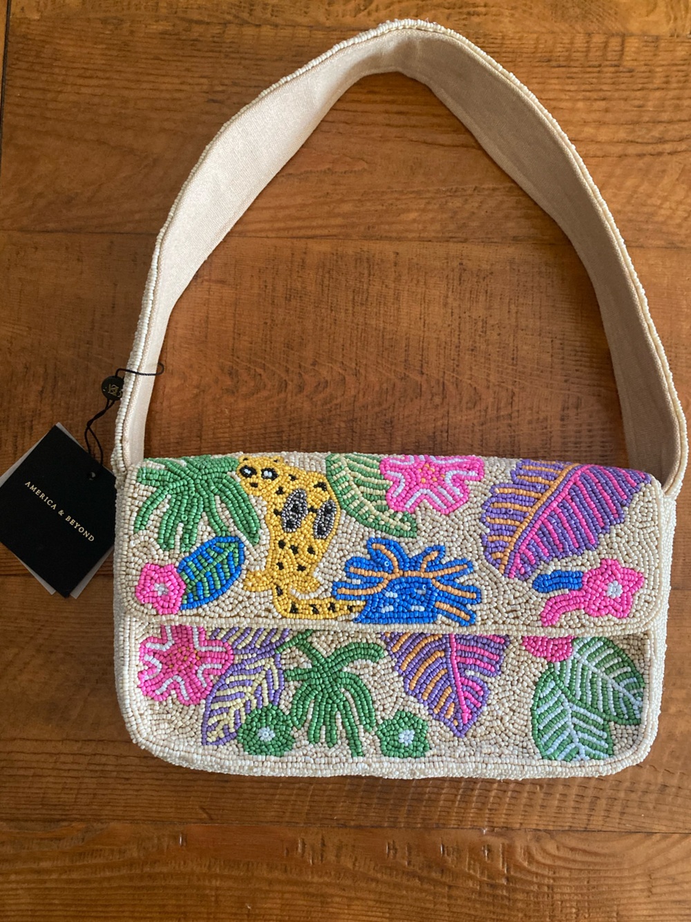 NEW America & Beyond Jungle Leopard Embellished Shoulder Bag Beaded 10 x 5.5 x 2 - Picture 3 of 12
